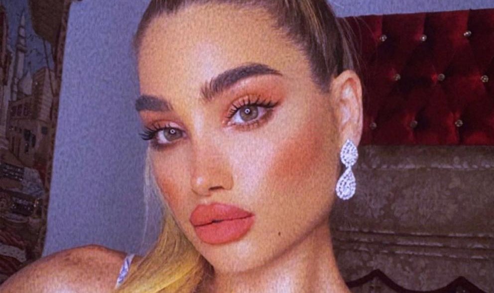 الموديل السعودية شيرين مكي نقشبندي اسم لامع في عالم المودلينج