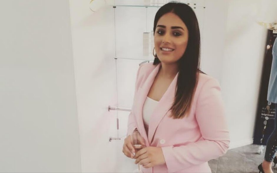صورة مميزة: خبيرة التجميل عظمي شبير/ Uzma Shbr تسعى لإطلاق علامتها التجارية الة للعناية بالبشرة