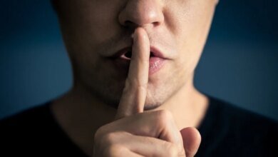 تم العثور على رابط بين حرية التعبير والاعتقاد في نظريات المؤامرة
