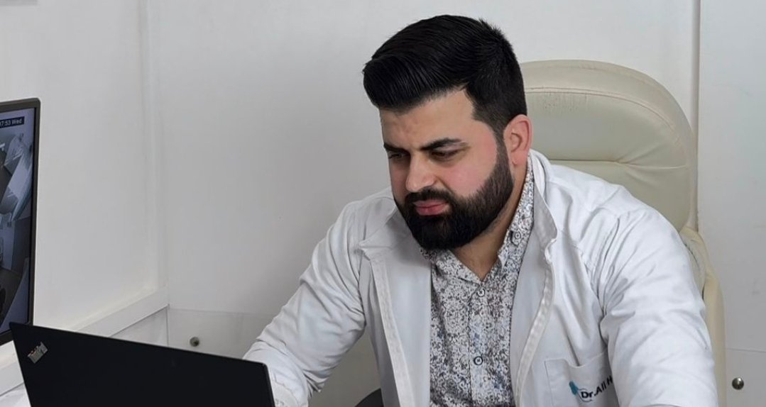 الدكتور علي حرز يواكب أحدث تقنيات الليزر في علاج وتجميل الأسنان