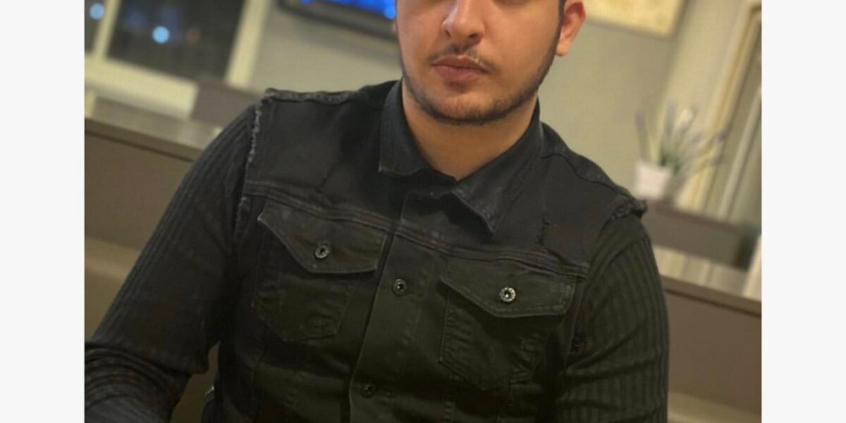 بــ الإصرار والجمال تميز هو ساهر منذر إحفظوا هذا الإسم