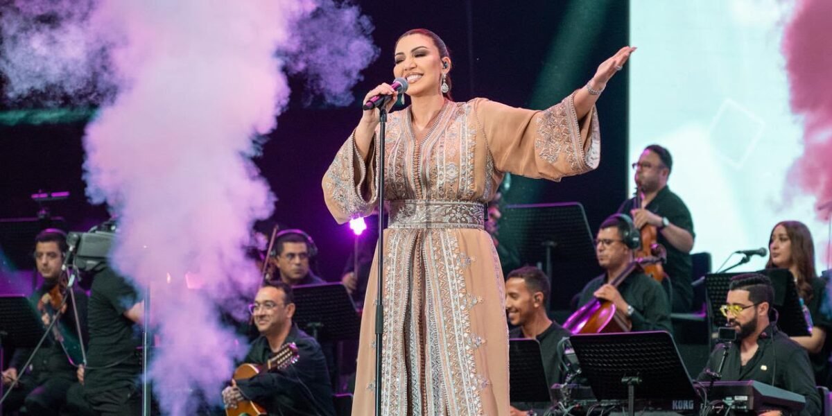 أسما لمنور تتألق في مهرجان موازين وتخطف الأنظار بحفل جماهيري ضخم في الرباط