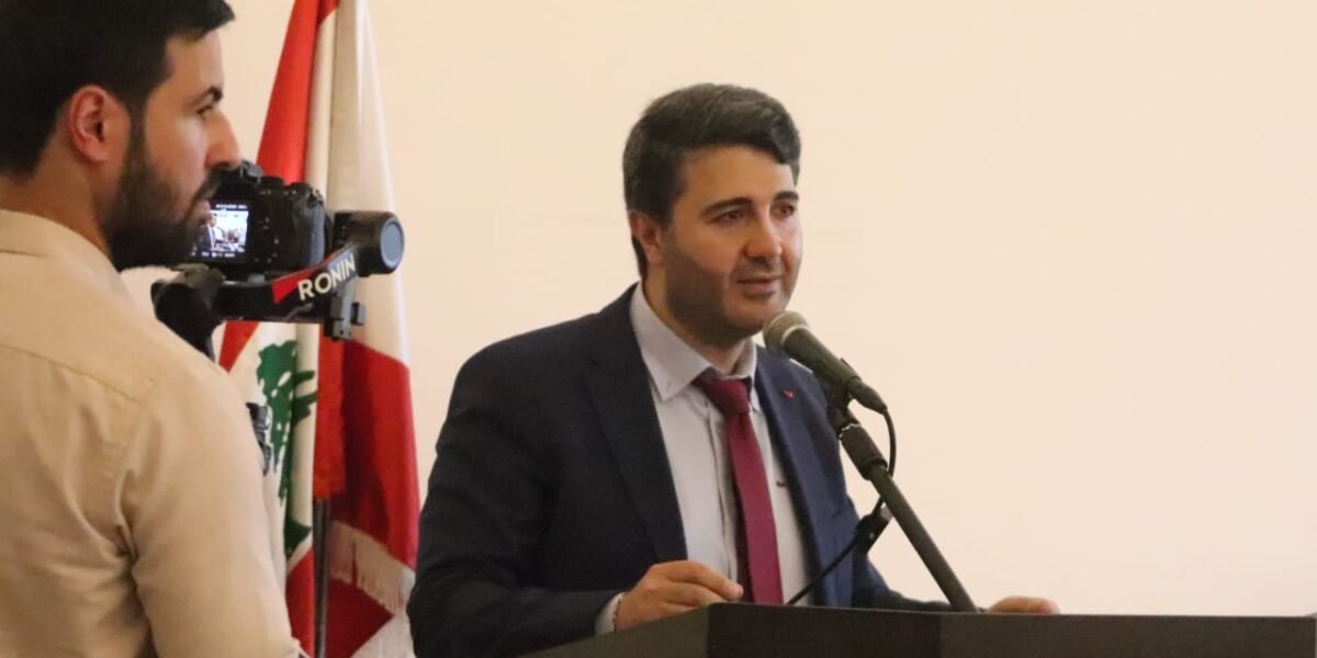 أنطوان يزبك لن ينقطع الوتر لأحمد دهيني رواية خارقة تجمع بين الفلسفة والحب والمافيا
