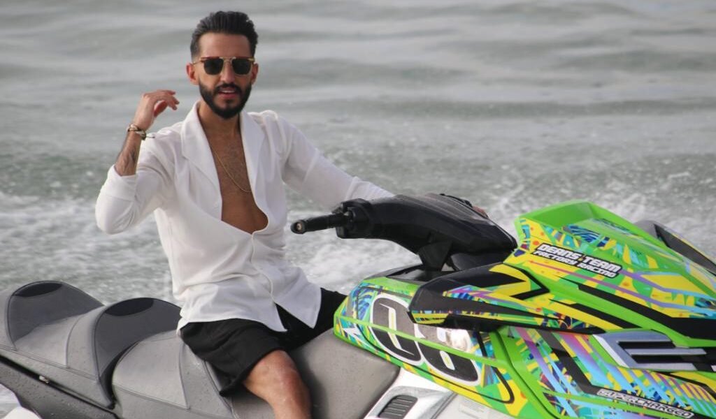 صورة مميزة: النجم محمد شهاب يستعد لإطلاق عمل غنائي جديد