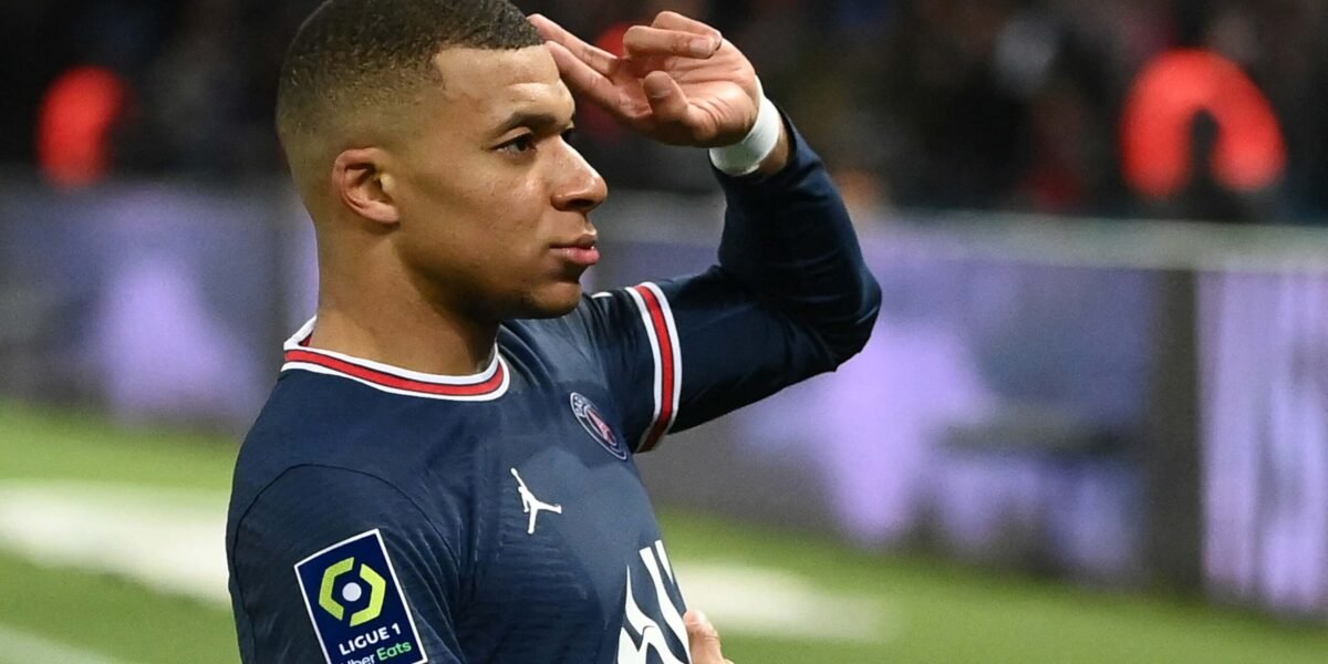باريس سان جيرمان يسمح للهلال بالتحدث إلى مبابي بعد عرض بقيمة 300 مليون يورو