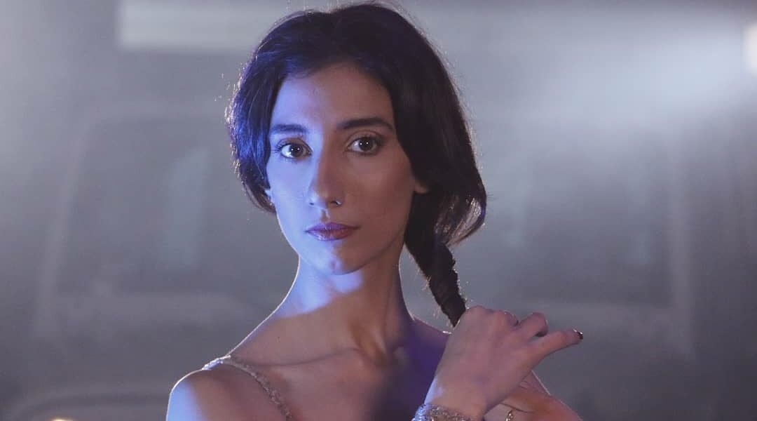 صورة مميزة: جوزيت خليل ترسم لوحة راقصة .. مزيج بين الموسيقى والحب