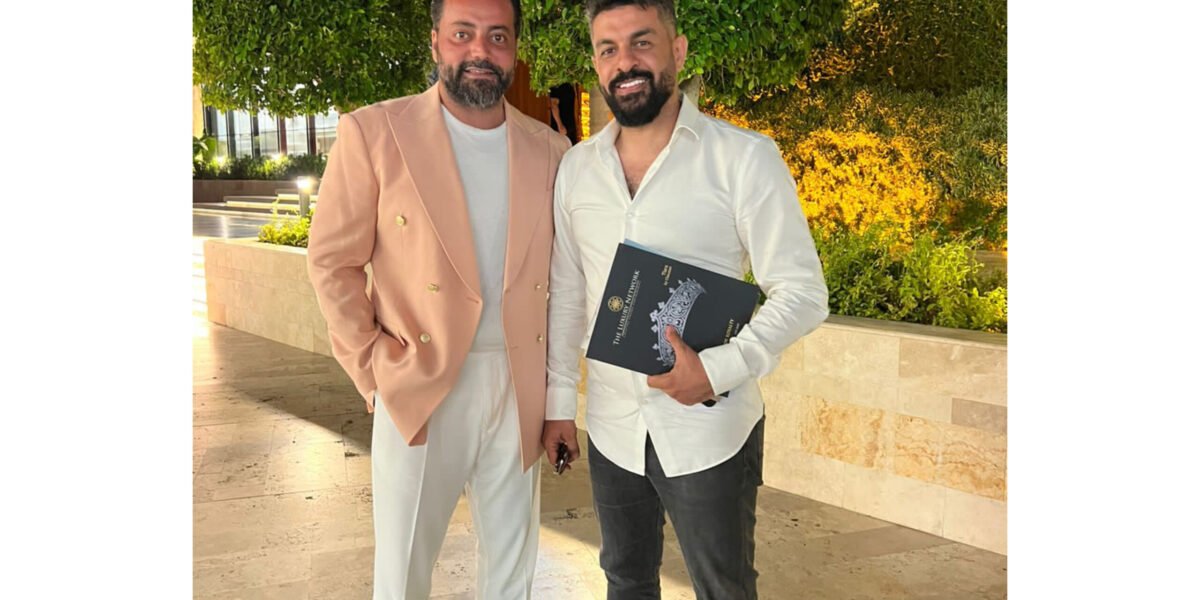صورة مميزة: خبير الشعر أحمد سليمان يصل إلى جدة