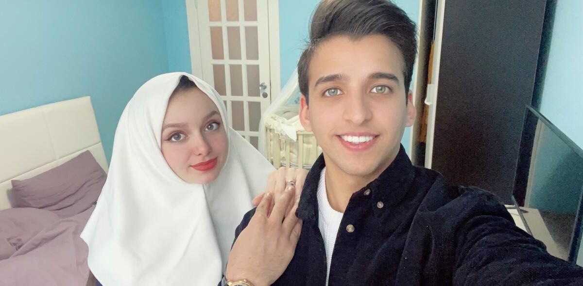 زوجة اليوتيوبر العراقي مصطفى حسن تعتنق الإسلام