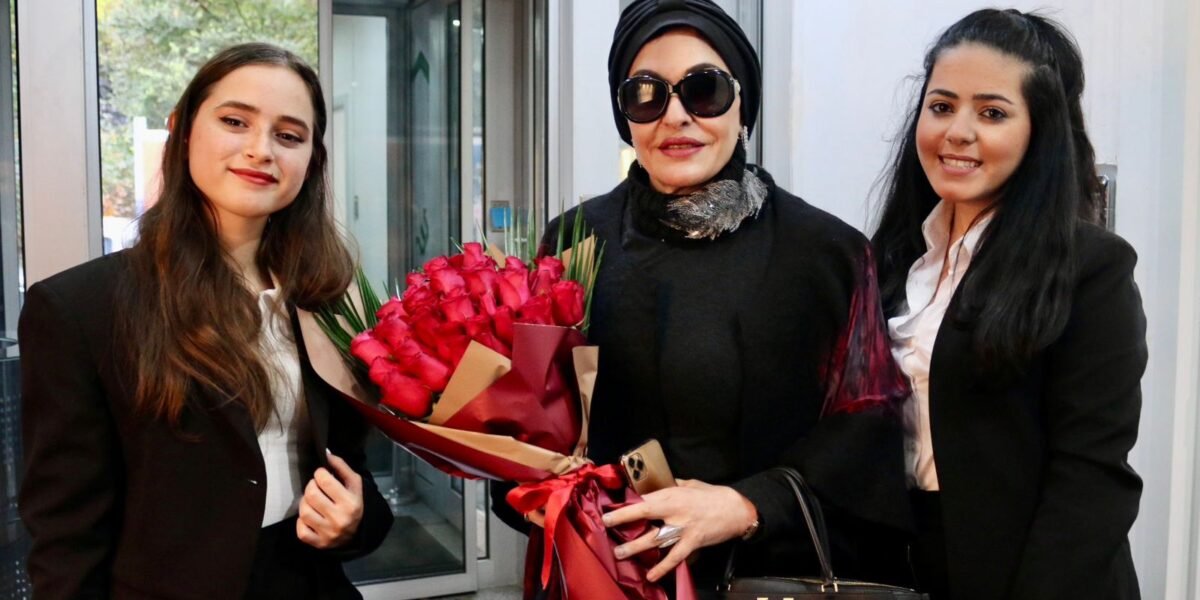 زياره الشيخه نوال آل صباح الى مقر شركه We earn FINANCE .. اليكم التفاصيل