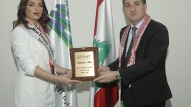 سفيرة السلام في ملكة جمال الأناقة الأردنيةملاك عبيدات في زيارة ة لوزير الاتصالات المهندس طلال حواط.