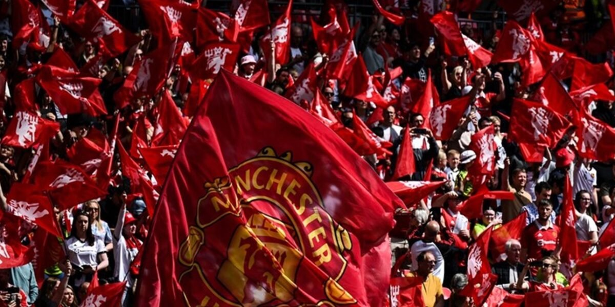 عقوبة قاسية ضدّ مشجع لنادي مانشستر يونايتد