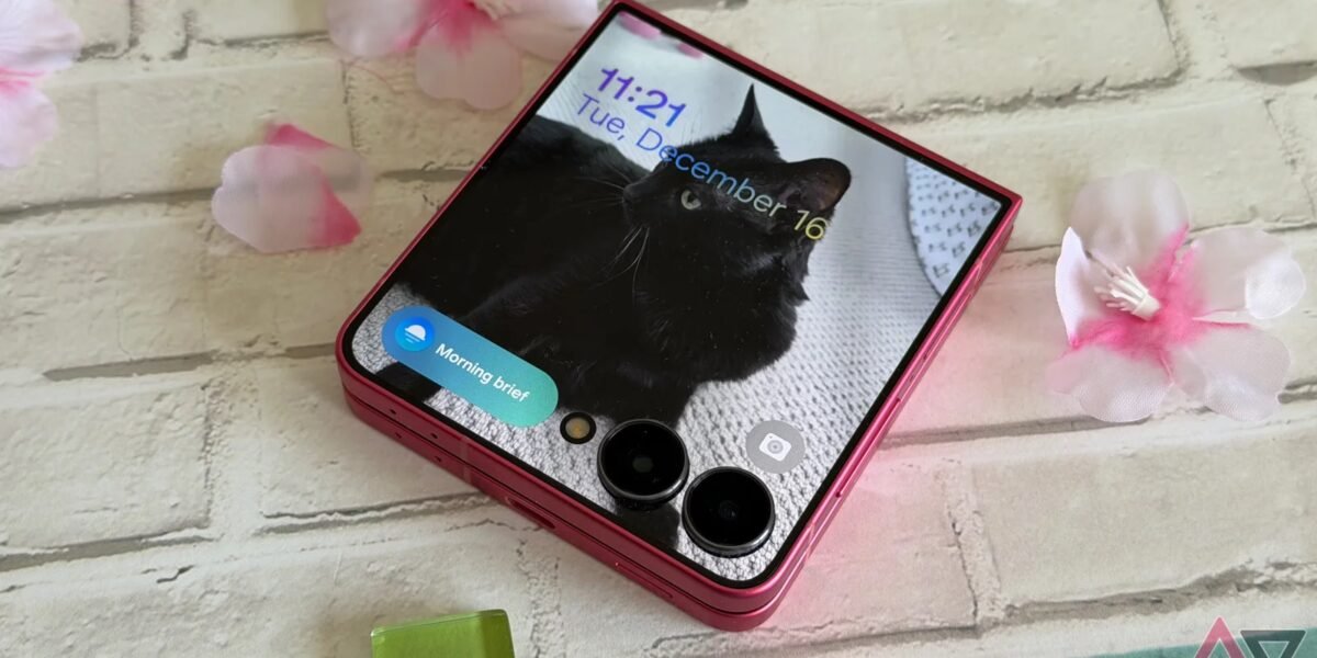 قد يلتزم هاتف Galaxy Z Flip 8 من سامسونج بهذا الاختيار الجريء للأجهزة