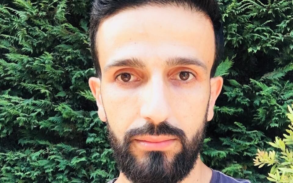صورة مميزة: كتب الشاعر الغنائي ألكسي قسطنطين أغنية جديدة للفنان هيال شريف بعنوان قلبي رح شيلو