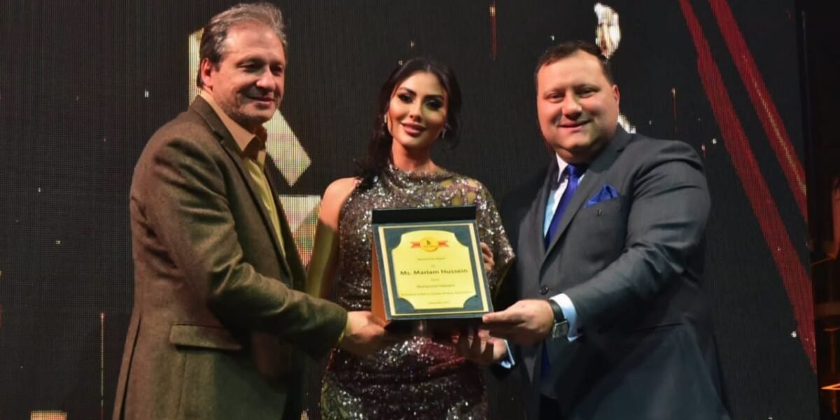 مريم حسين تُكرم في بيروت والشاعر الكبير نزار فرنسيس يسلمها الدرع - صورة مميزة صورة مميزة: مريم حسين تُكرم في بيروت والشاعر الكبير نزار فرنسيس يسلمها الدرع