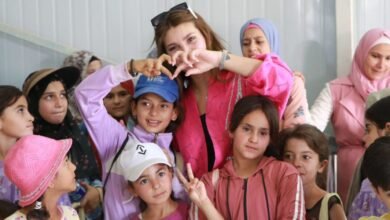 ملكة جمال العرب في اسطنبول رنيم كيلاني تزرع البسمة على وجوه أطفال مخيم الزعتري ومركز الملك سلمان