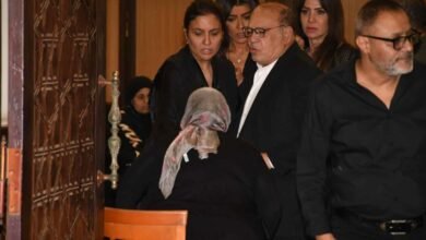 نجوم الفن في عزاء والد مي كساب