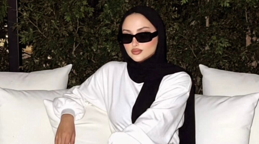 هديل سكيكي… لمسة أنثوية راقية في عالم التاتو النسائي